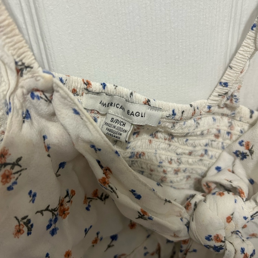Floral Ruffle Crop Top - Picture 2 of 2